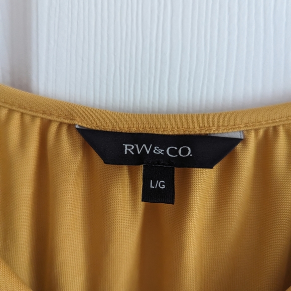 🌷$10 ADD-ON RW&CO. spaghetti strap tank - Picture 3 of 7